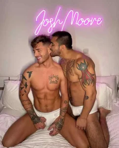 Josh Moore & David Christian (Dombeeef) – Bareback