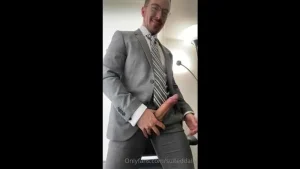 Jerking off While Wearing My Suit – Suiteddaily