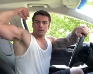 Jordan jerking off in his car – JordanxBrandt